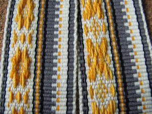 (Pattern 2) Left: band front Right:  band back