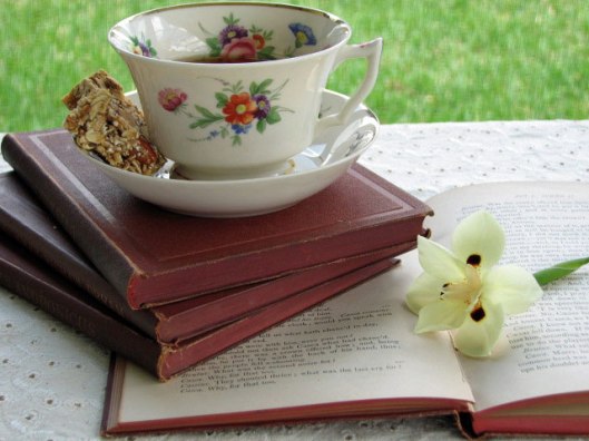 Tea-cup-and-books