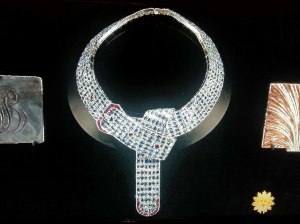 Fulco-di-Verdura-buckle-necklace-screen-shot