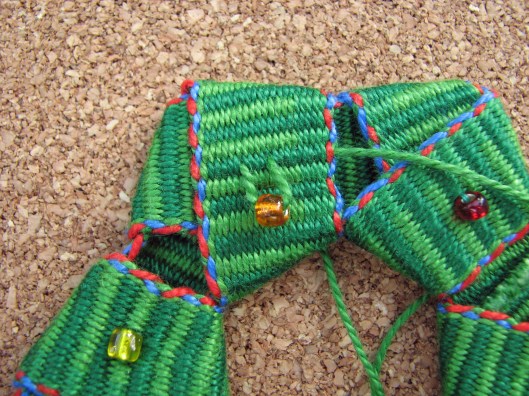 inkledpink.com tutorial wreath ornament step10